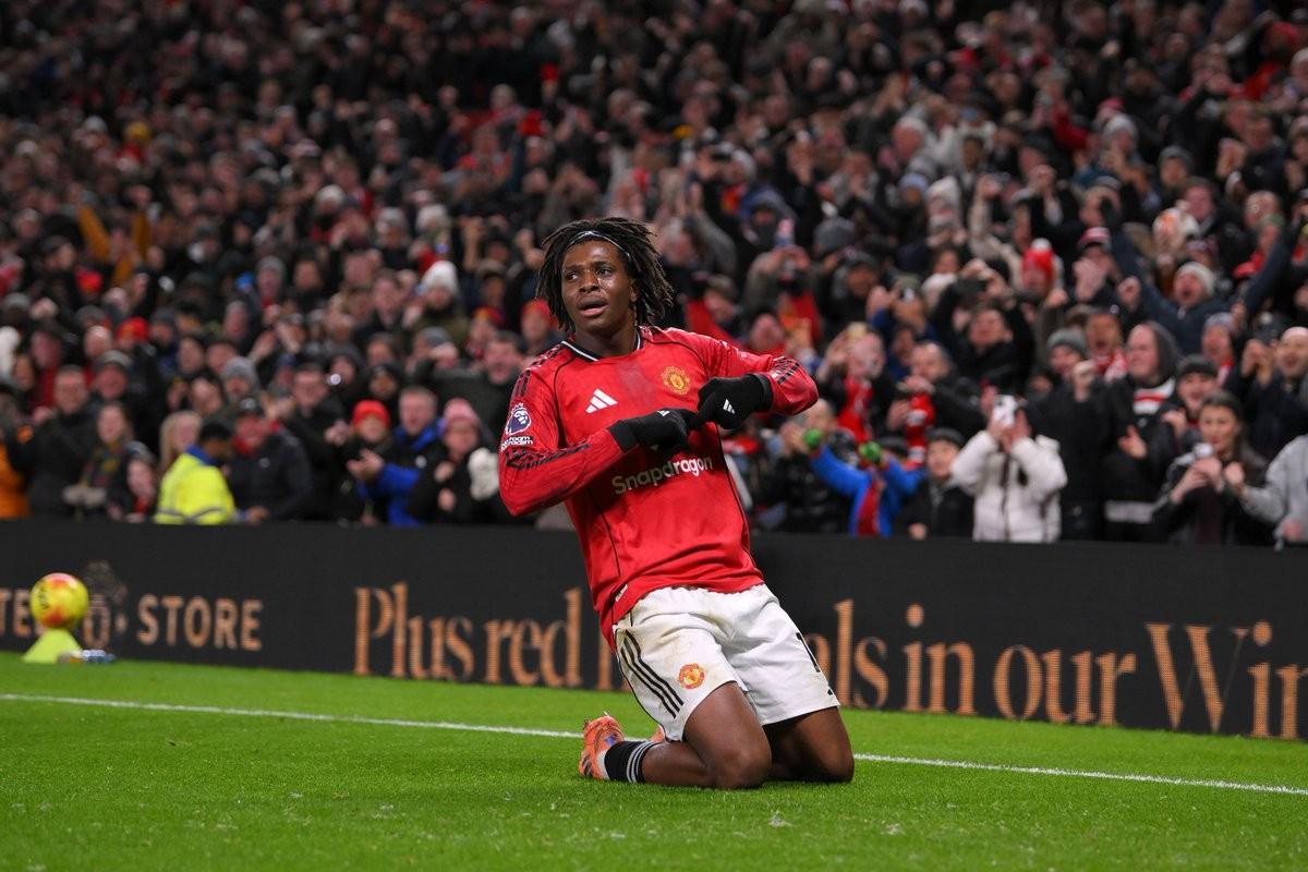 打进曼联生涯首球，多古半场触球31次、4次赢得对抗、2次射正